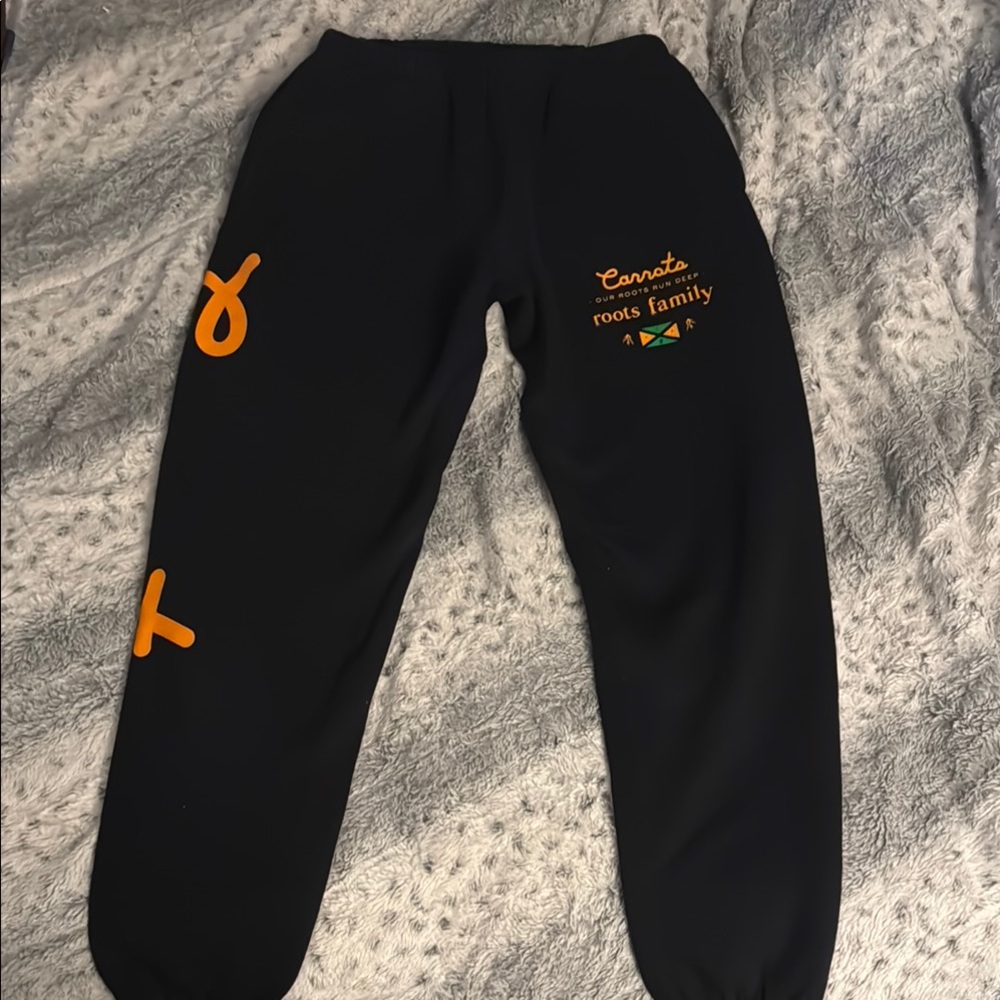 Men’s or Women’s Carrots Black and Orange Sweatpants. Men’s Medium, BNWOT.